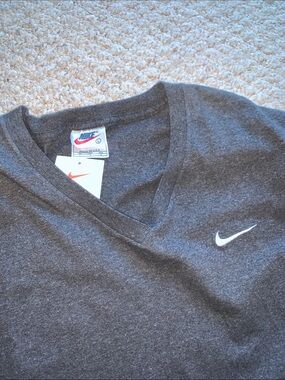 Nike v-neck short sleeve grey Men’s 90’s 100% Cotton shirt large jersey
